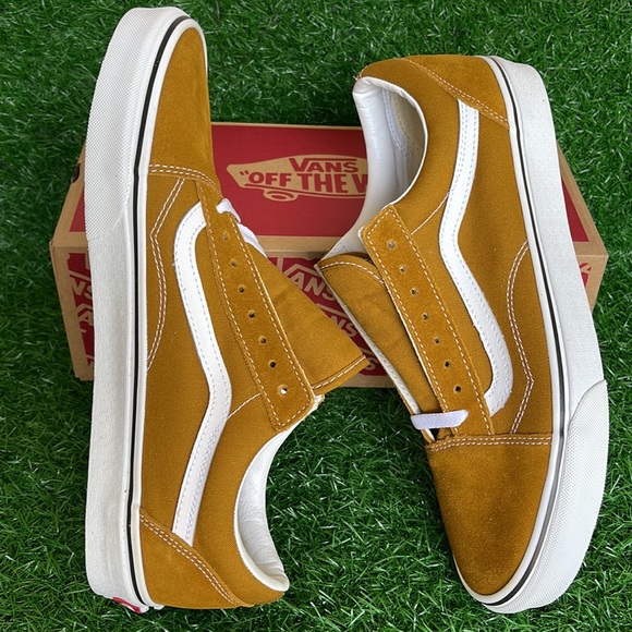 Vans WMNS Old Skool
Color Theory Golden Brown
VN0005UF1M7
Sneakers - Picture 12 of 16